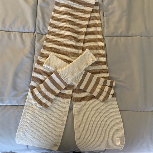 Matching Scarf and Gloves Set in White/Tan - Picture 10 of 10